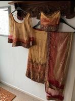 Lehenga goud met rood 4 delig, Kleding | Dames, Ophalen of Verzenden, Zo goed als nieuw, Rood, Overige typen