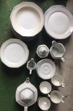 Servies voor 12 persoons., Huis en Inrichting, Keuken | Servies, Verzenden, Zo goed als nieuw, Porselein, Overige stijlen