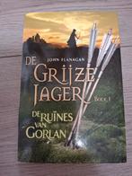 De grijze jager., Ophalen of Verzenden, Zo goed als nieuw, John Flanagan
