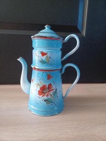 brocante franse koffie - thee pot emaille beschikbaar voor biedingen