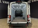 Ford Transit 2.0 TDCI 131pk L4H3 Jumbo Euro6 Airco | Camera, Auto's, Bestelauto's, Stof, 4 cilinders, Wit, Bedrijf