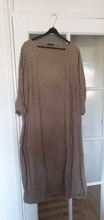 Oska jurk mt 3  of mt 4. Beige/zand kleur., Verzenden, Beige, Maat 42/44 (L), Zo goed als nieuw