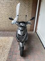 Piaggio Zip / 3300 km / nieuwstaat, Fietsen en Brommers, Scooters | Piaggio, Ophalen, Zip, Zo goed als nieuw, Benzine