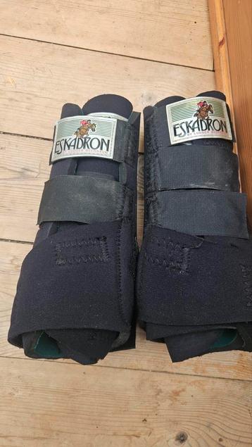 Eskadron Peesbeschermers  beschikbaar voor biedingen