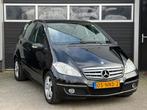 Mercedes-Benz A-klasse 160 BlueEFFICIENCY Avantgarde LEES AD, Auto's, Mercedes-Benz, Voorwielaandrijving, Euro 5, Leder en Stof
