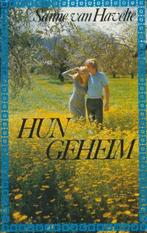 Sanne van Havelte  Hun Geheim., Boeken, Romans, Ophalen of Verzenden, Gelezen, Nederland
