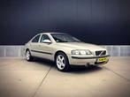 Volvo S60 2.4 T 200 pk | trekhaak | airco | cruise, Auto's, Volvo, Voorwielaandrijving, USB, Beige, Bedrijf
