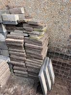GRATIS 30x30 tegels +/- 300 stuks, Tuin en Terras, Tegels en Klinkers, Ophalen, Zo goed als nieuw, 10 m² of meer, Beton